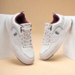 স্নিকার্স